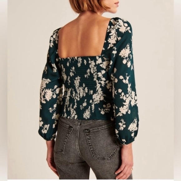 Abercrombie & Fitch Green Long Sleeve Smocked Cinched Cut Out Top Size M - Picture 7 of 9